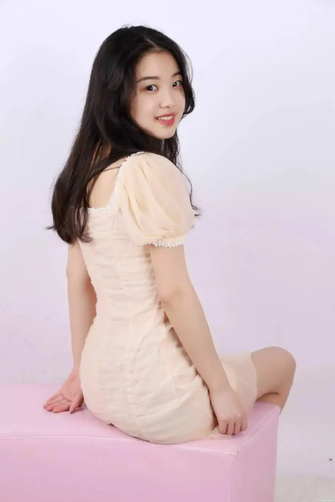 Zhengfang Profile image 2