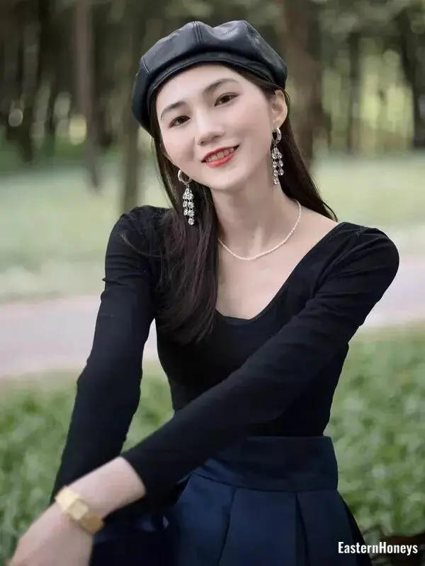 Caoxinyue Profile image 1