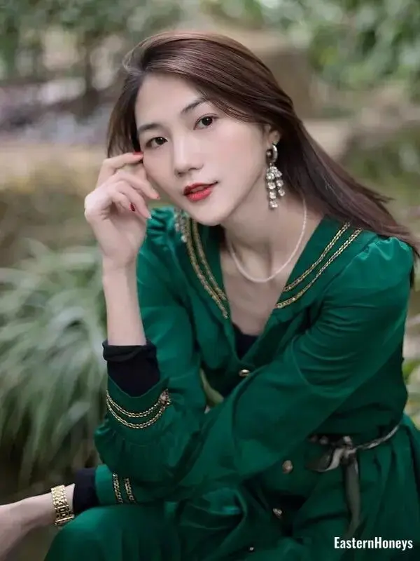 Caoxinyue Profile image 4
