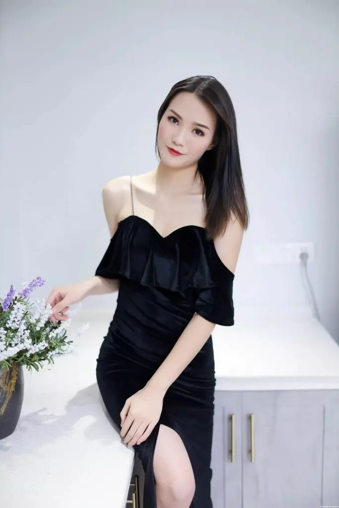 Yanhong Profile image 1