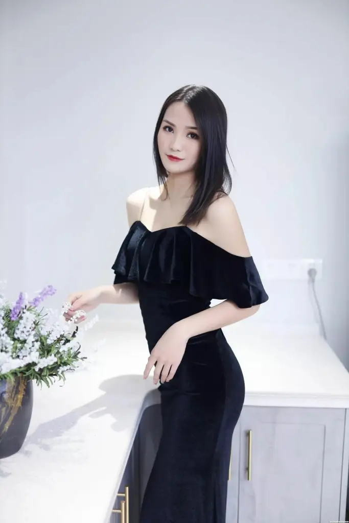 Yanhong Profile image 2