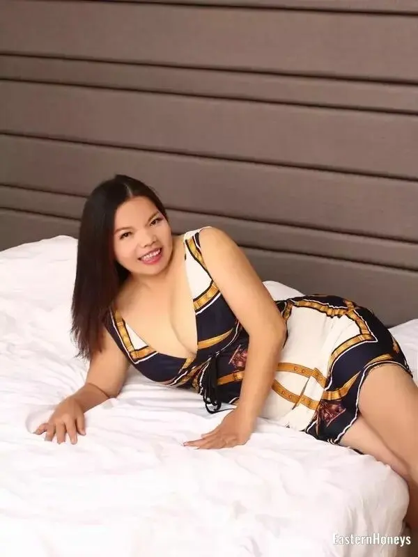 Qiqi Profile image 1