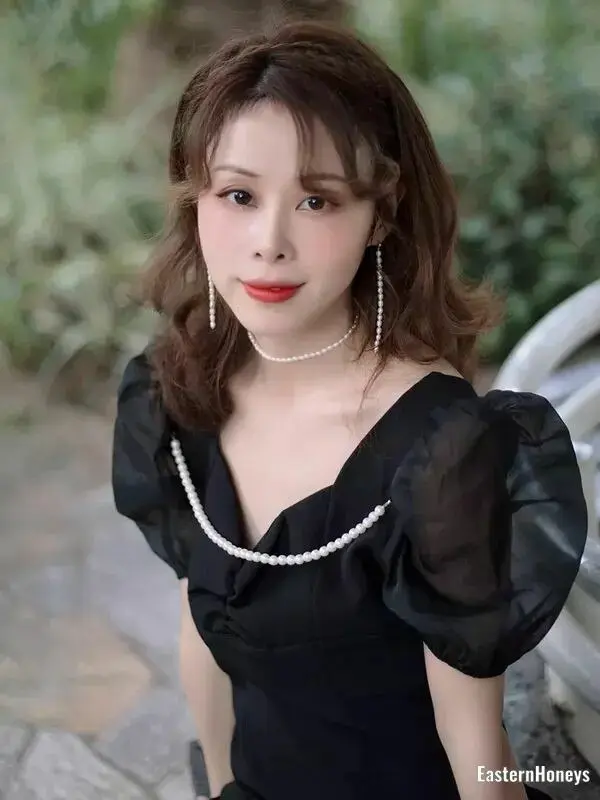 Vivian Profile image 1