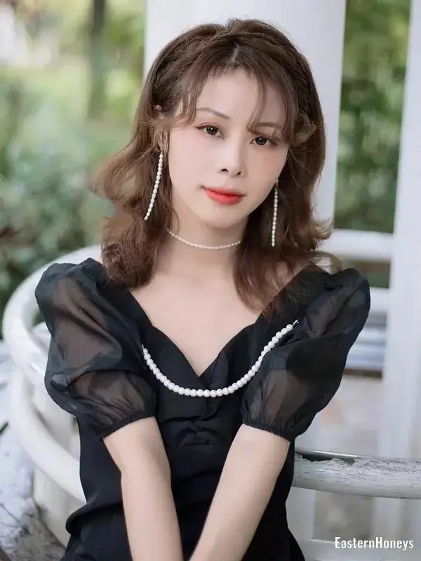 Vivian Profile image 3