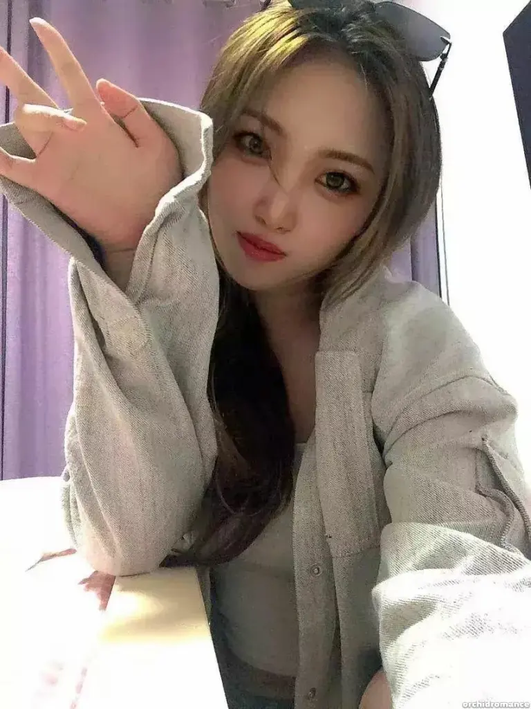 Ling Profile image 4