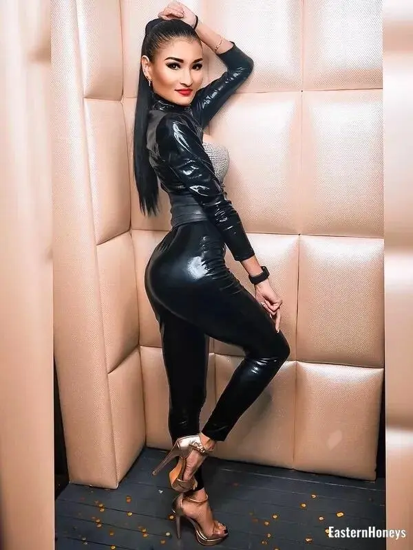 Arina Profile image 1