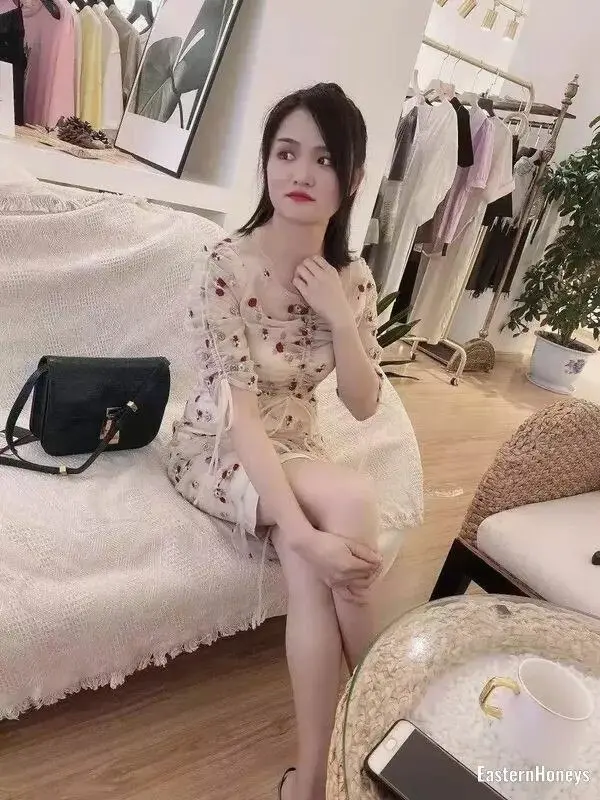Lingrong Profile image 2